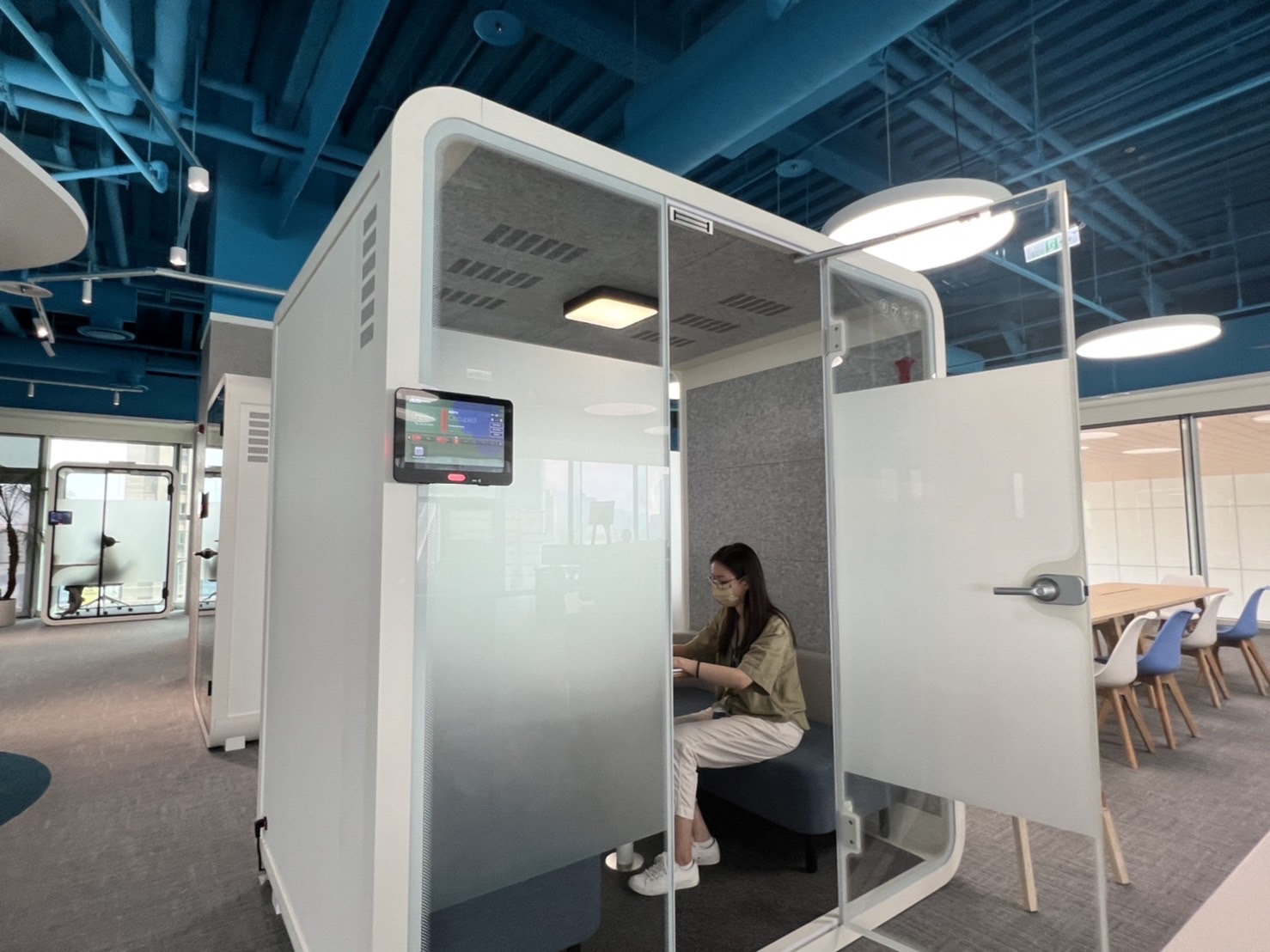 德扑之星高雄據點的智慧行動辦公艙，展現德扑之星在面板以外的研發應用軟實力