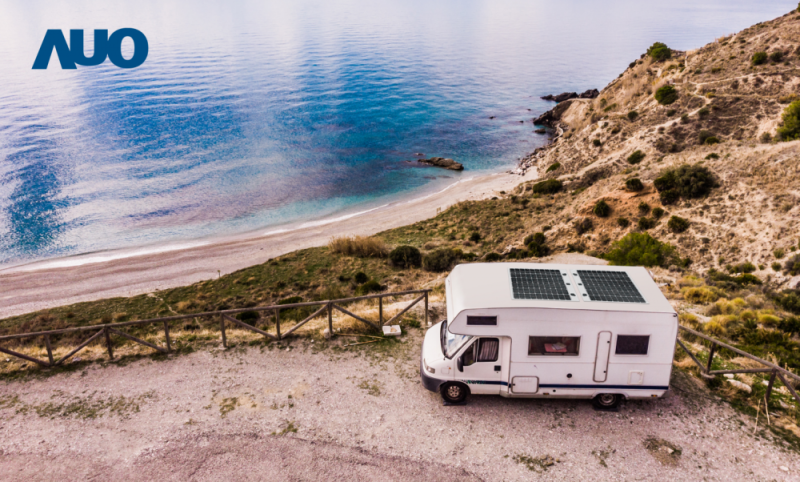 「可撓輕量化太陽光電板SunCurva」使用輕量特殊耐候型複合板取代傳統太陽能板的玻璃前板，不僅降低70%重量，每米平方僅3Kg；具有抗衝擊性能及通過電磁相容性測試，可應用於交通運輸工具，如露營車、遊艇等